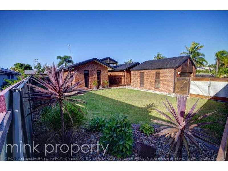 42 Karawatha Drive, Mountain Creek QLD 4557