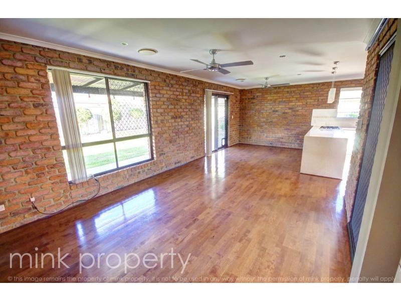 42 Karawatha Drive, Mountain Creek QLD 4557