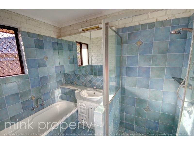 42 Karawatha Drive, Mountain Creek QLD 4557