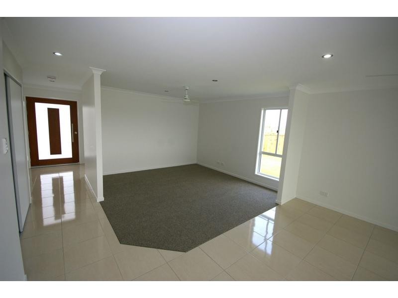 1 GARNET Street, BRIGHTWATER, Mountain Creek QLD 4557