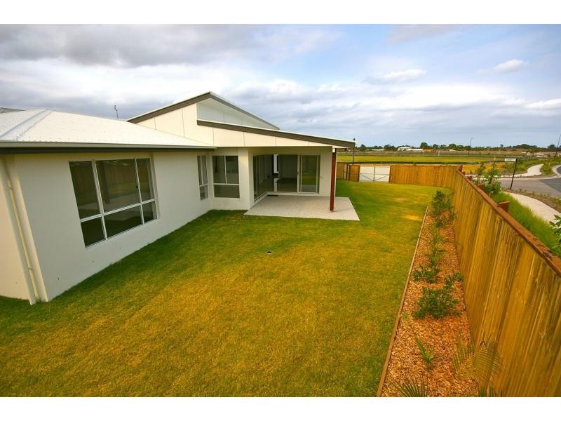1 GARNET Street, BRIGHTWATER, Mountain Creek QLD 4557