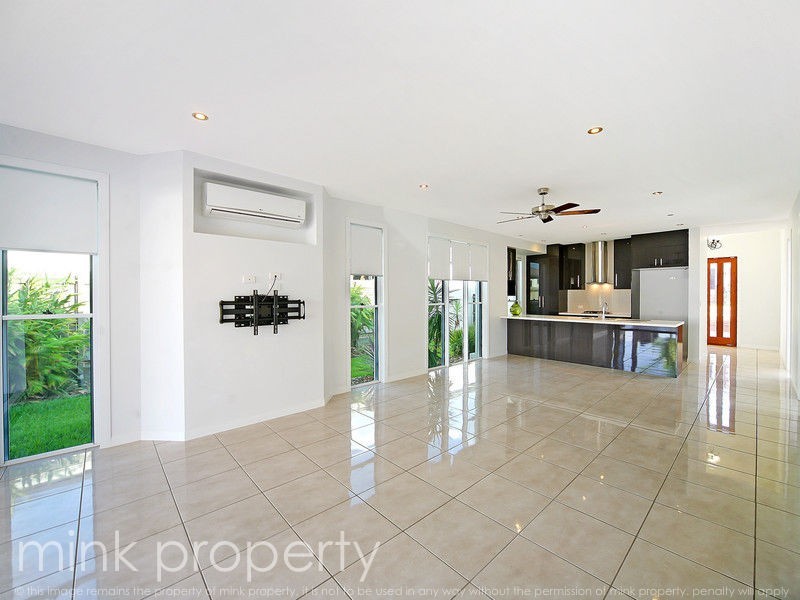 5 ROBUR CRESCENT, BRIGHTWATER, Mountain Creek QLD 4557