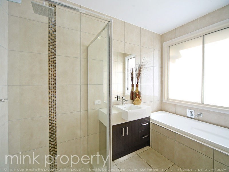 5 ROBUR CRESCENT, BRIGHTWATER, Mountain Creek QLD 4557