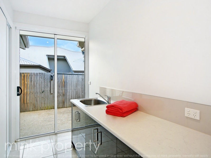 5 ROBUR CRESCENT, BRIGHTWATER, Mountain Creek QLD 4557