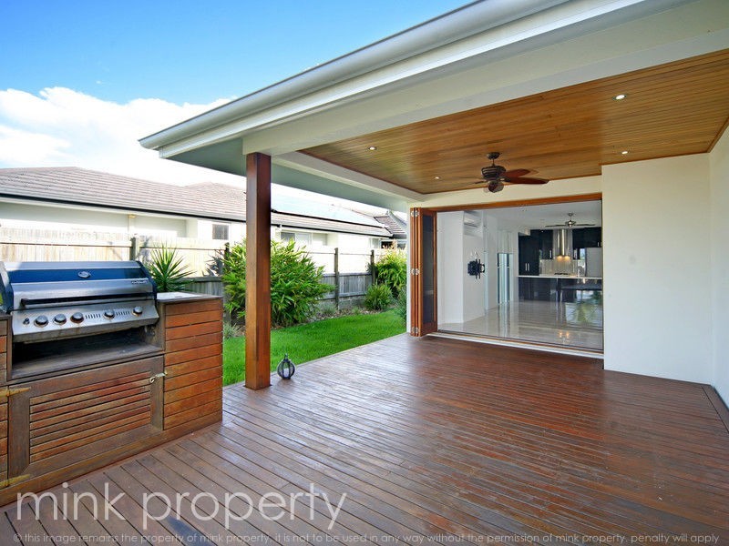 5 ROBUR CRESCENT, BRIGHTWATER, Mountain Creek QLD 4557