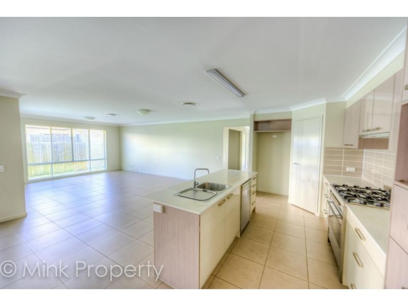 3 Frangipani Place, Brightwater, Mountain Creek QLD 4557