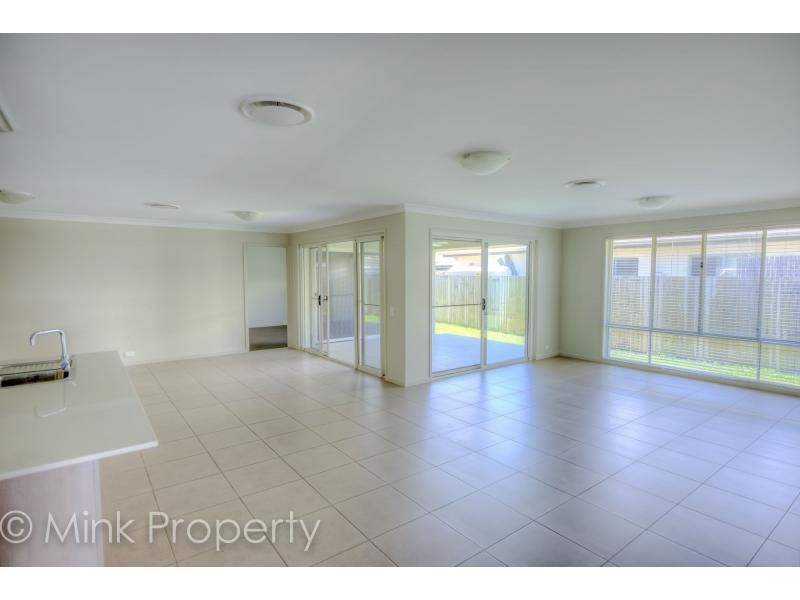 3 Frangipani Place, Brightwater, Mountain Creek QLD 4557