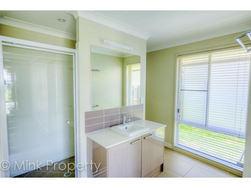 3 Frangipani Place, Brightwater, Mountain Creek QLD 4557