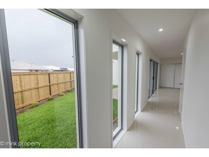 1/1 Stradbroke Street , BRIGHTWATER, Mountain Creek QLD 4557