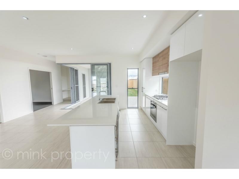 12 Great Keppel Crescent, BRIGHTWATER, Mountain Creek QLD 4557
