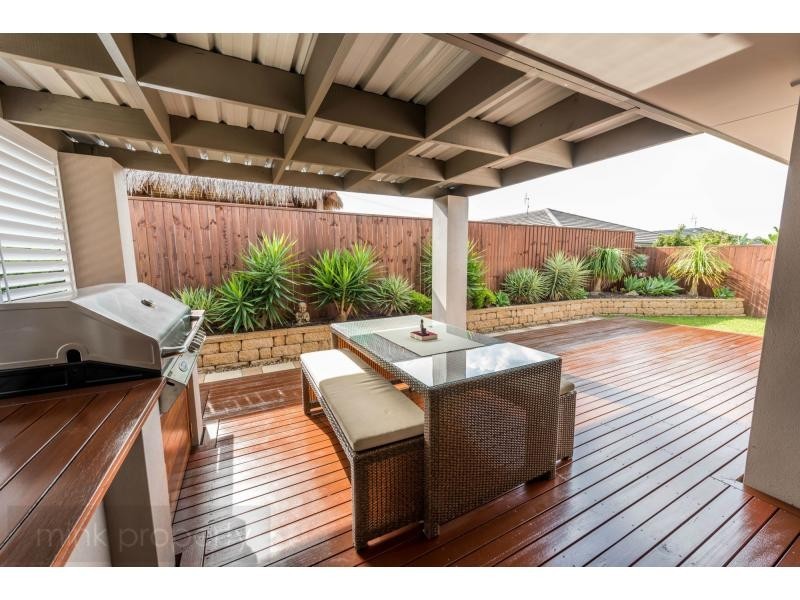 10 MYRTUS Street, BRIGHTWATER, Mountain Creek QLD 4557