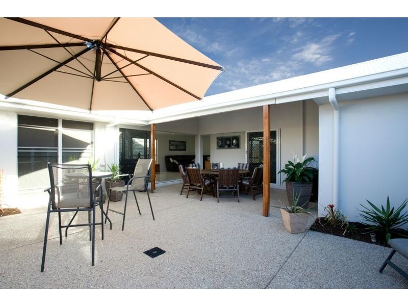 14 Skua Place, BRIGHTWATER, Mountain Creek QLD 4557