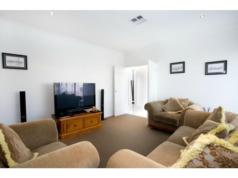 14 Skua Place, BRIGHTWATER, Mountain Creek QLD 4557