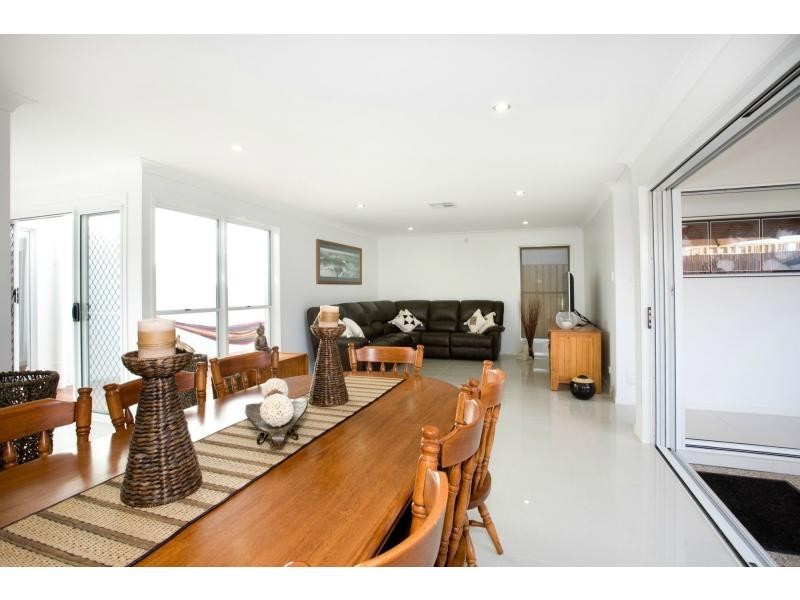 14 Skua Place, BRIGHTWATER, Mountain Creek QLD 4557