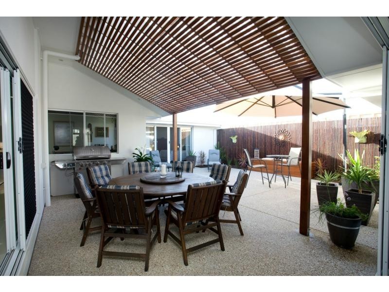 14 Skua Place, BRIGHTWATER, Mountain Creek QLD 4557