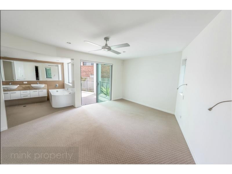 Unit 1/81 BUDERIM Avenue, Mooloolaba QLD 4557