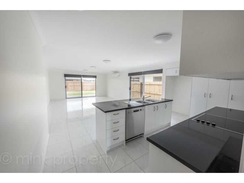 3 Daydream Street, BRIGHTWATER, Mountain Creek QLD 4557