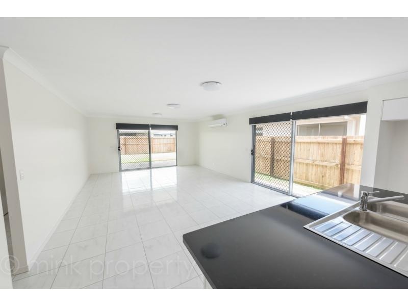 3 Daydream Street, BRIGHTWATER, Mountain Creek QLD 4557