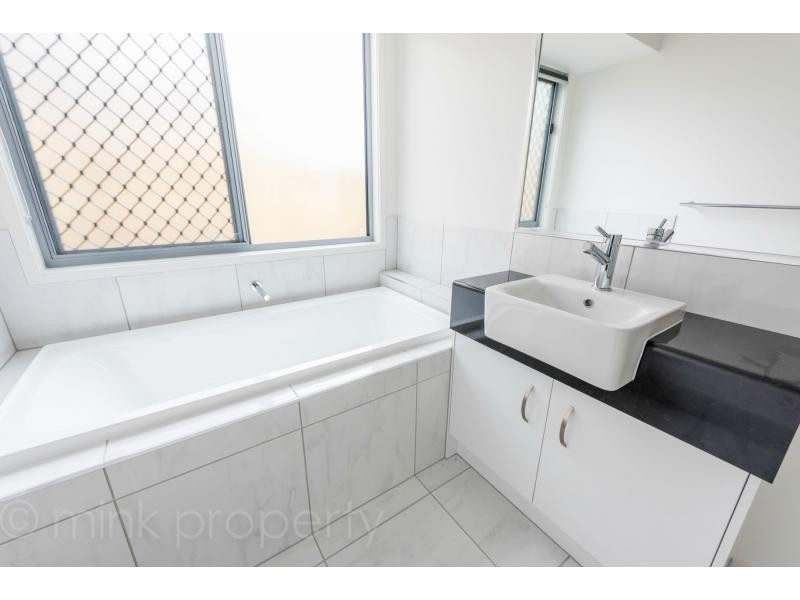 3 Daydream Street, BRIGHTWATER, Mountain Creek QLD 4557