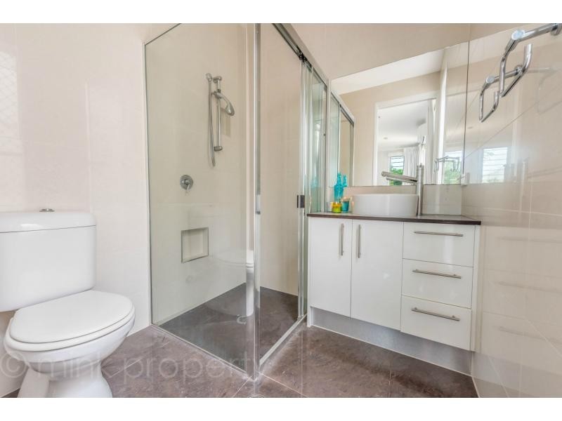 5 NEVIS Court, KAWANA ISLAND, Kawana Island QLD 4575