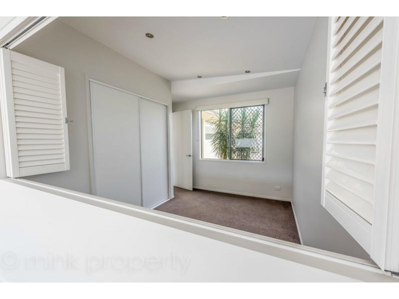 5 NEVIS Court, KAWANA ISLAND, Kawana Island QLD 4575