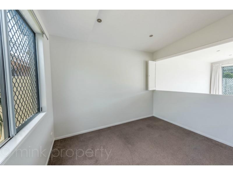 5 NEVIS Court, KAWANA ISLAND, Kawana Island QLD 4575