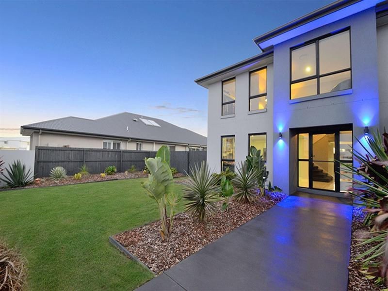 9 Lamatia Drive, Brightwater, Mountain Creek QLD 4557