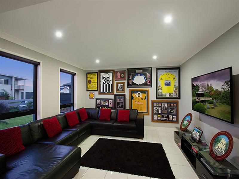 9 Lamatia Drive, Brightwater, Mountain Creek QLD 4557