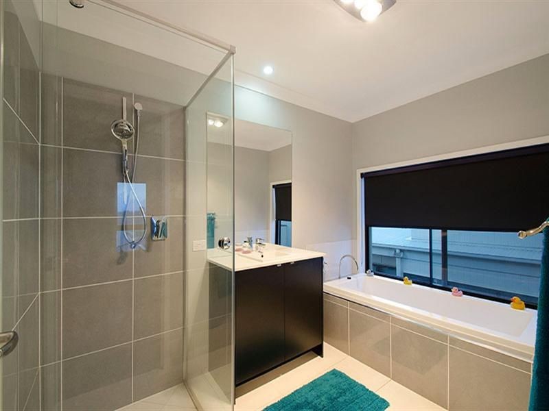 9 Lamatia Drive, Brightwater, Mountain Creek QLD 4557