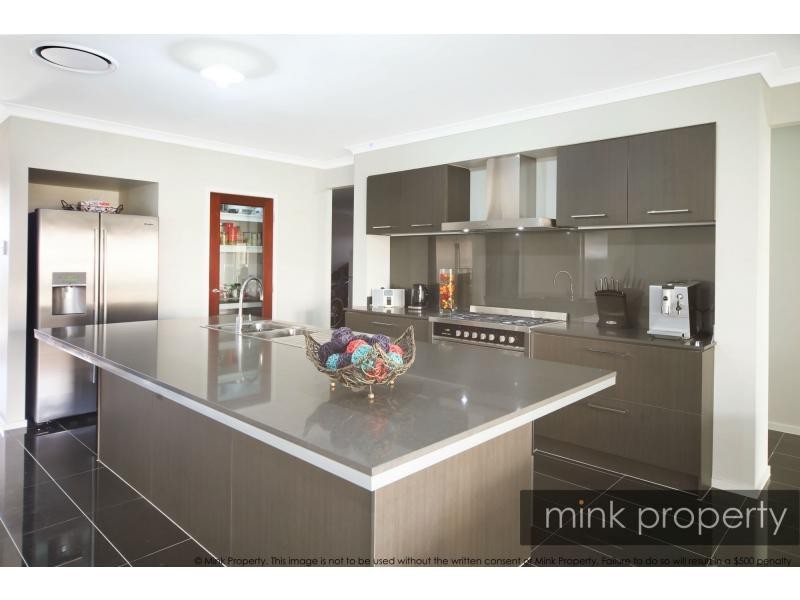 25 Amberjack Street, BRIGHTWATER, Mountain Creek QLD 4557