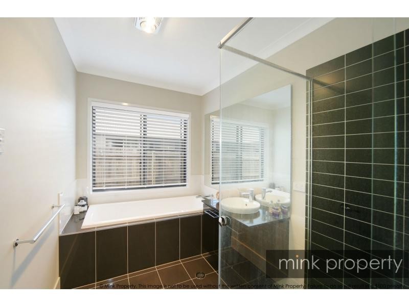 25 Amberjack Street, BRIGHTWATER, Mountain Creek QLD 4557