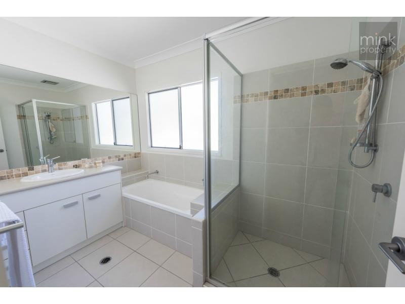 7 Ponytail Circuit, BRIGHTWATER, Mountain Creek QLD 4557