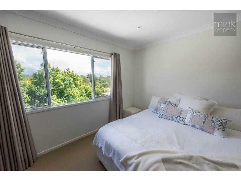 7 Ponytail Circuit, BRIGHTWATER, Mountain Creek QLD 4557