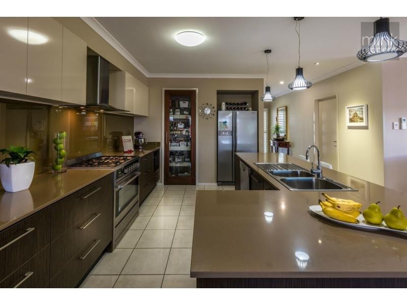 24 TIBOUCHINA Street, BRIGHTWATER, Mountain Creek QLD 4557