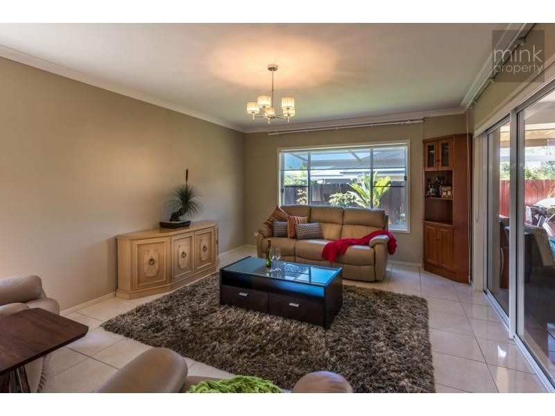 24 TIBOUCHINA Street, BRIGHTWATER, Mountain Creek QLD 4557