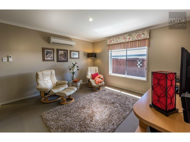 24 TIBOUCHINA Street, BRIGHTWATER, Mountain Creek QLD 4557