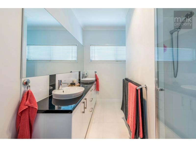 4 Blue Fin Circuit, BRIGHTWATER, Mountain Creek QLD 4557