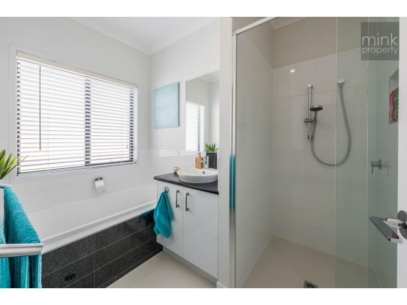 4 Blue Fin Circuit, BRIGHTWATER, Mountain Creek QLD 4557