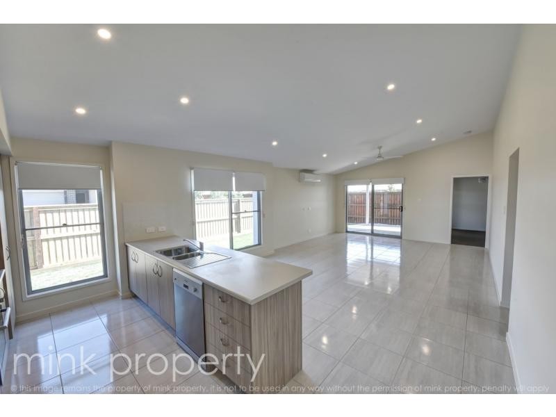 12 Cobia Court, BRIGHTWATER, Mountain Creek QLD 4557