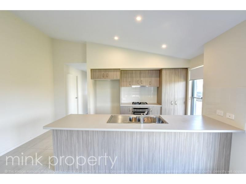 12 Cobia Court, BRIGHTWATER, Mountain Creek QLD 4557