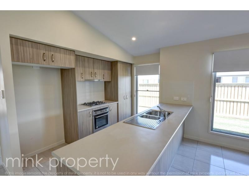 12 Cobia Court, BRIGHTWATER, Mountain Creek QLD 4557