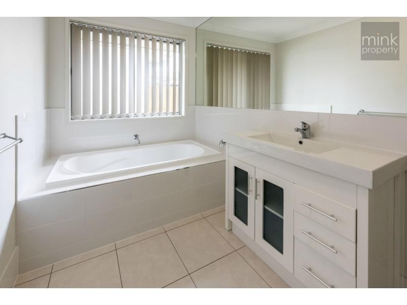 7 Caspian Circuit, BRIGHTWATER, Mountain Creek QLD 4557