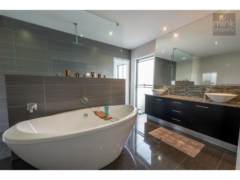 35 WATER LILY Way, BRIGHTWATER, Mountain Creek QLD 4557