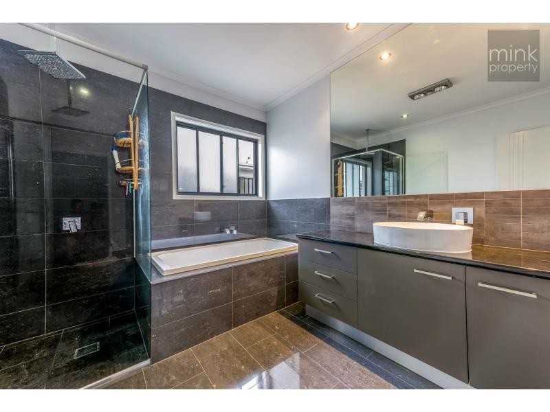 35 WATER LILY Way, BRIGHTWATER, Mountain Creek QLD 4557