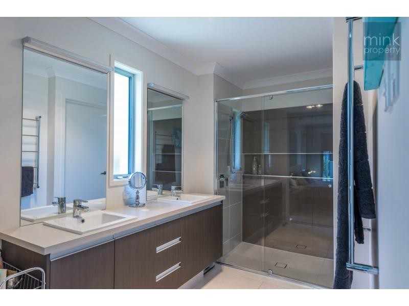 26 LAMATIA Drive, BRIGHTWATER, Mountain Creek QLD 4557