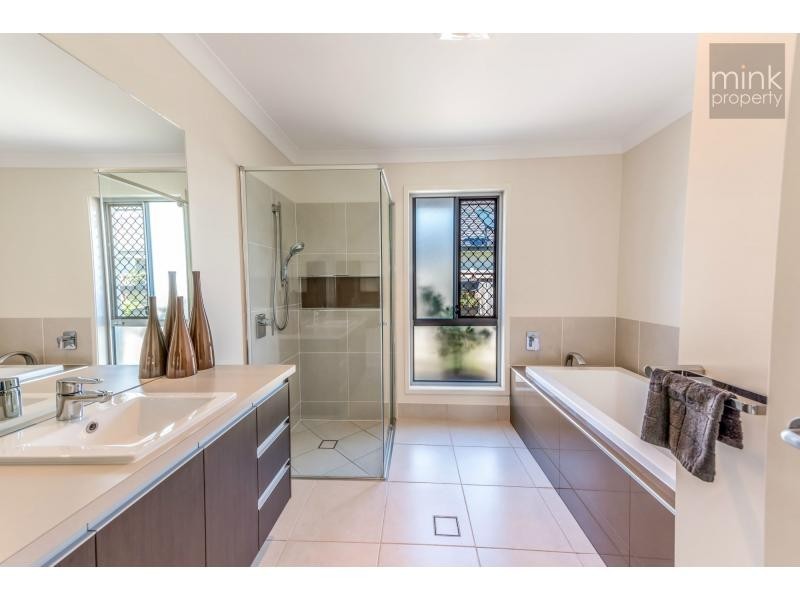 26 LAMATIA Drive, BRIGHTWATER, Mountain Creek QLD 4557