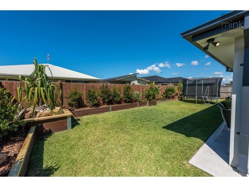 26 LAMATIA Drive, BRIGHTWATER, Mountain Creek QLD 4557