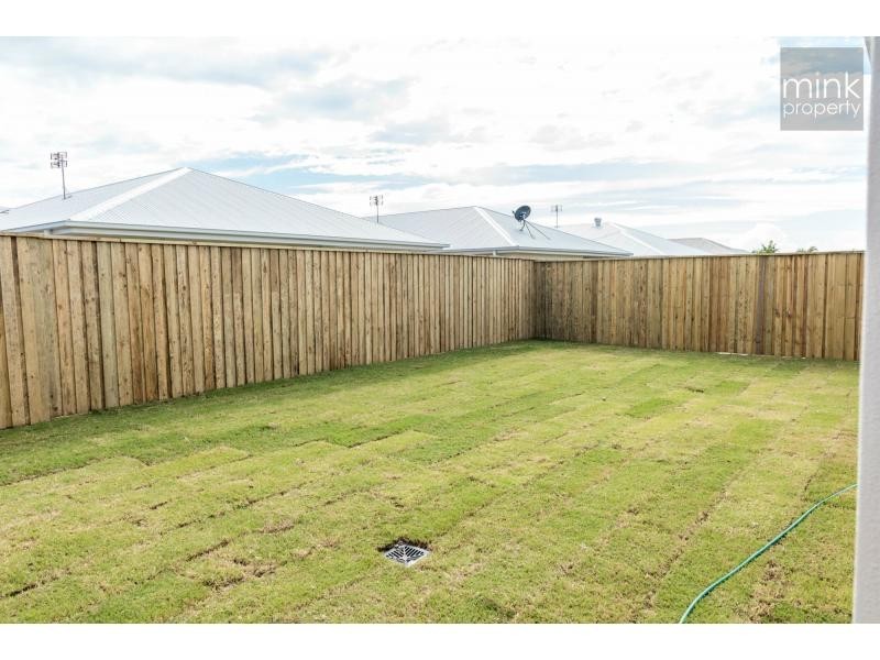 9 Daydream Street, Brightwater, Mountain Creek QLD 4557