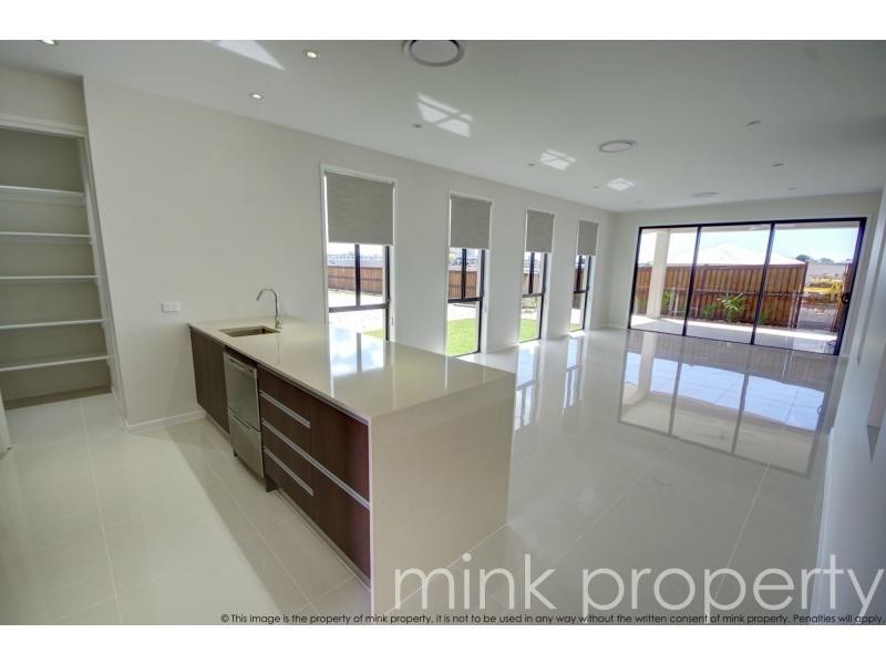10 Mariner Court, Mountain Creek QLD 4557