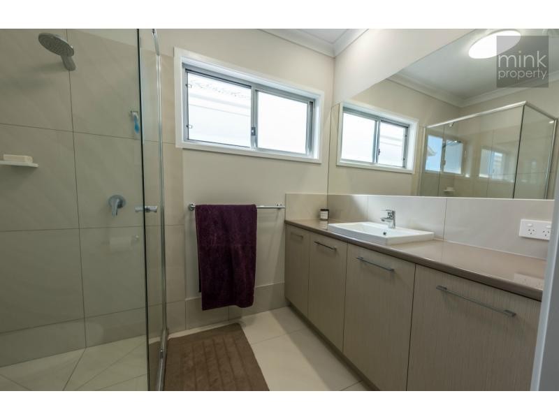 5 Cobia Court, BRIGHTWATER, Mountain Creek QLD 4557